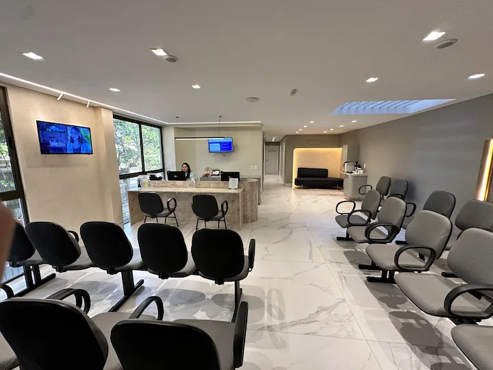 Consultorio-Clinica-Vitta-Dr.-Tulio-Leandro-Urologista-Paraiba-2.webp